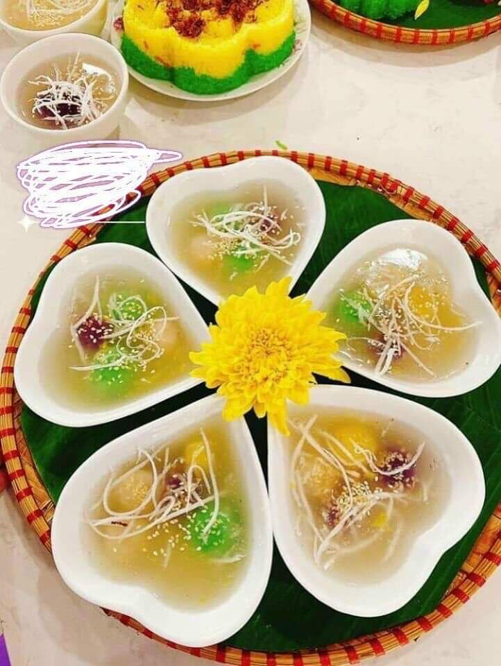 Bộ bát 5 cánh sâu lòng Bát Tràng hình tim kèm khay mây