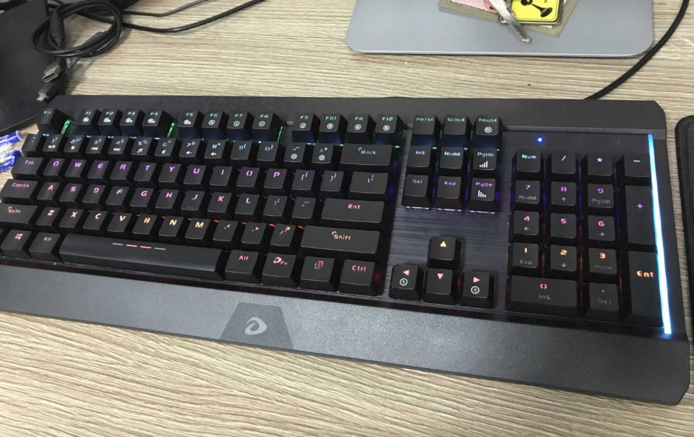 Bàn phím cơ DareU EK169 Blue switch