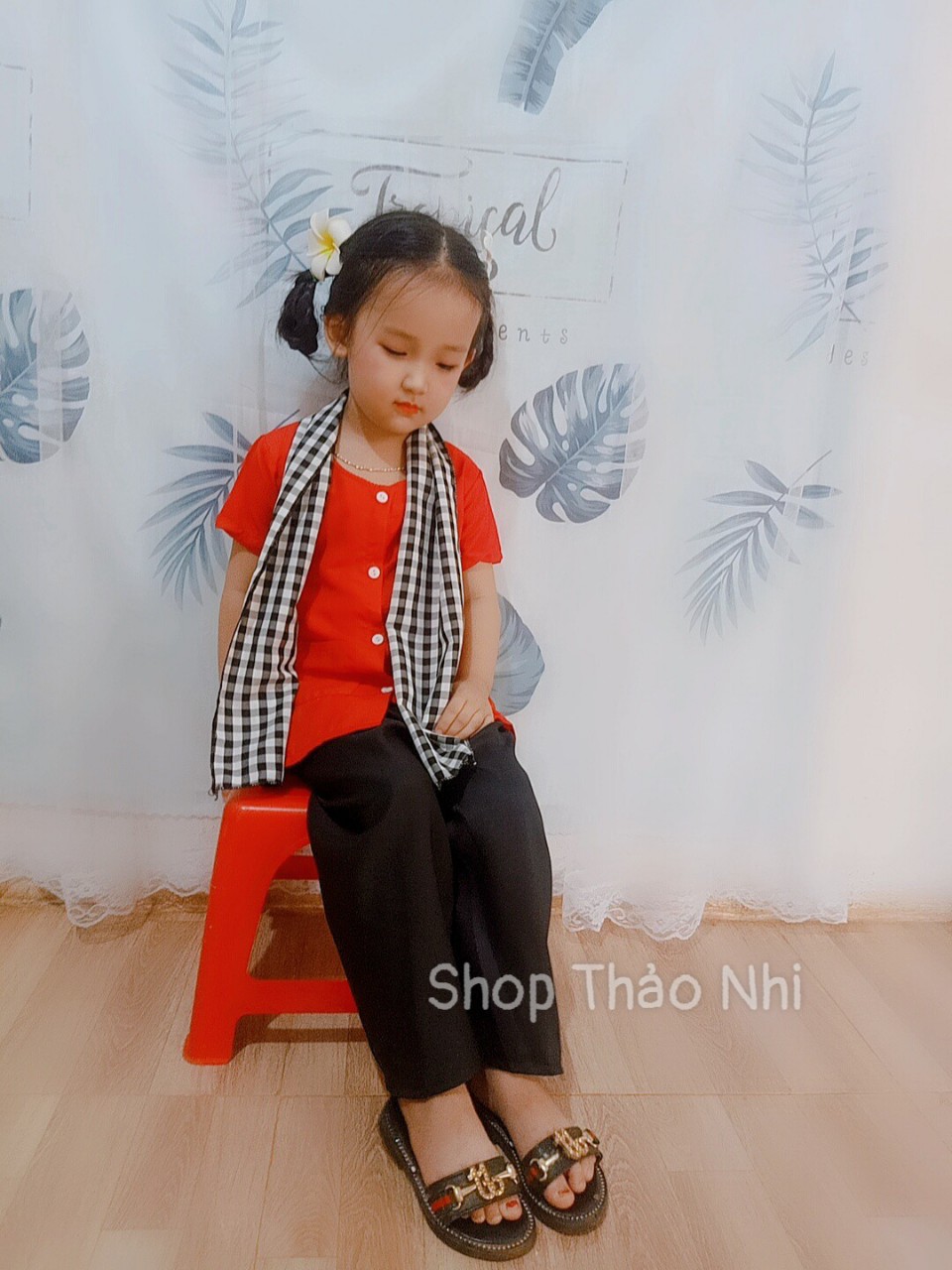 Bộ bà ba tặng kèm khăn rằn cho bé gái