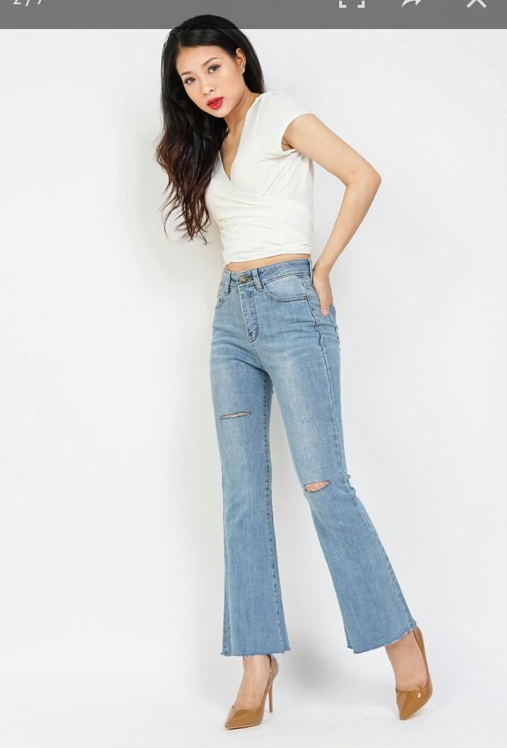 Jean 9 tấc ống loe rách hai bên gối cbs3060 cubis shop