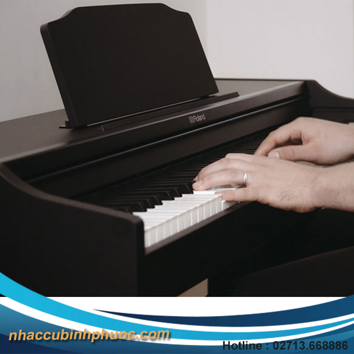 Đàn Piano Roland RP102BK