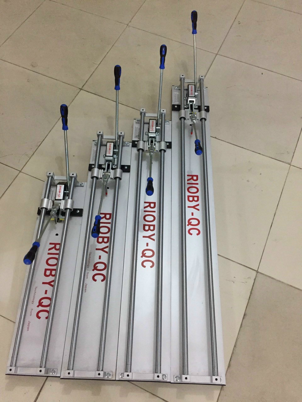 Bàn Cắt Gạch Ryobi QC-800