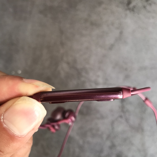 Tai Nghe AKG S9 Màu Đỏ Theo Máy