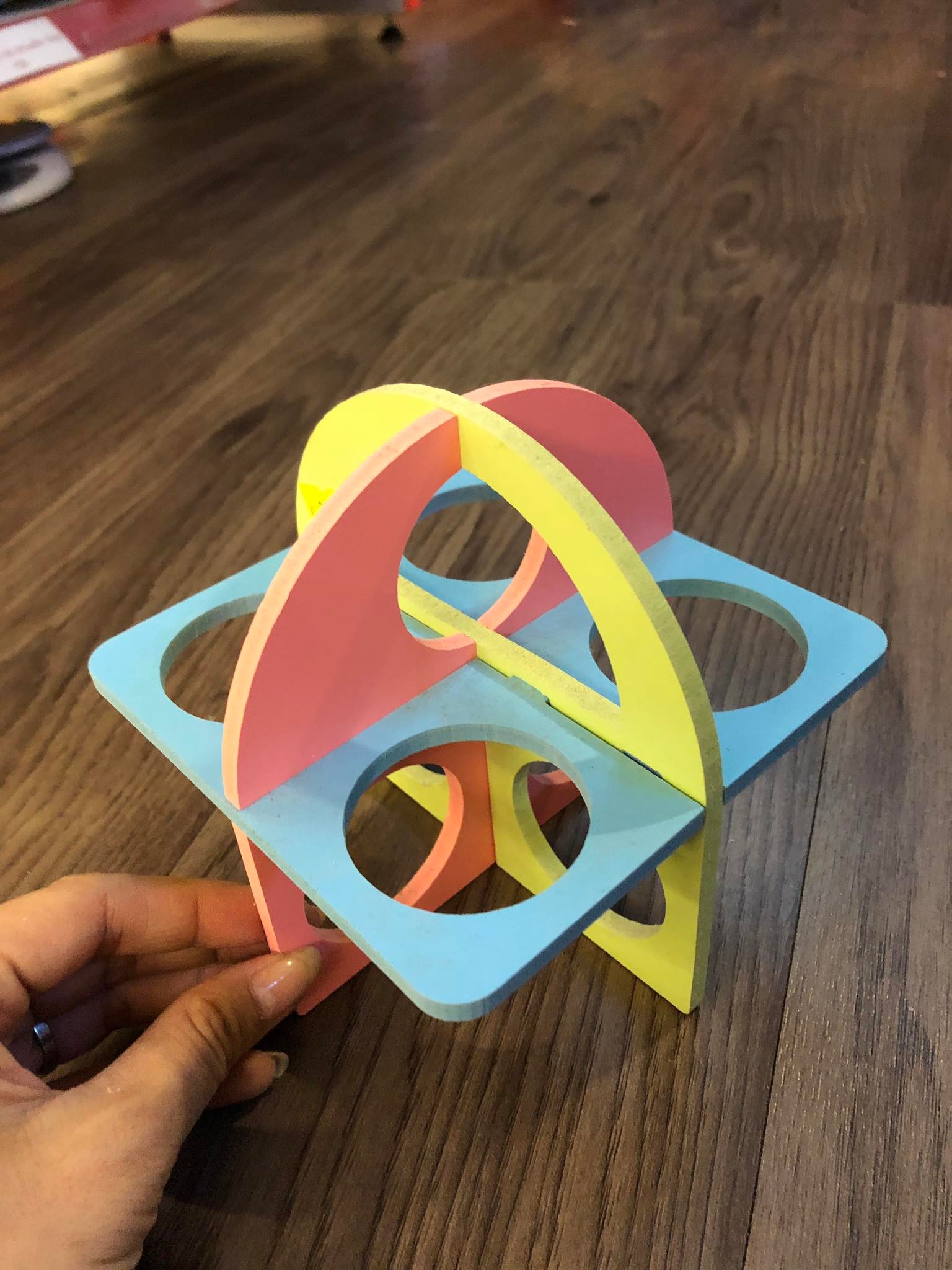 Đồ chơi Hamster gỗ ép vui nhộn xinh xắn .