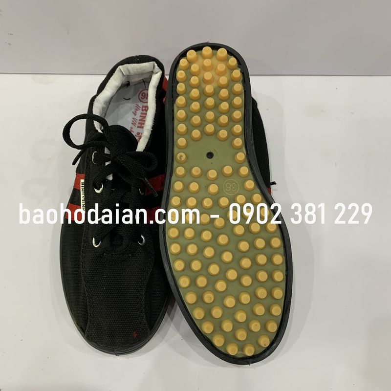 Giày Bata vải Bình Minh đế đinh màu đen sọc đỏ