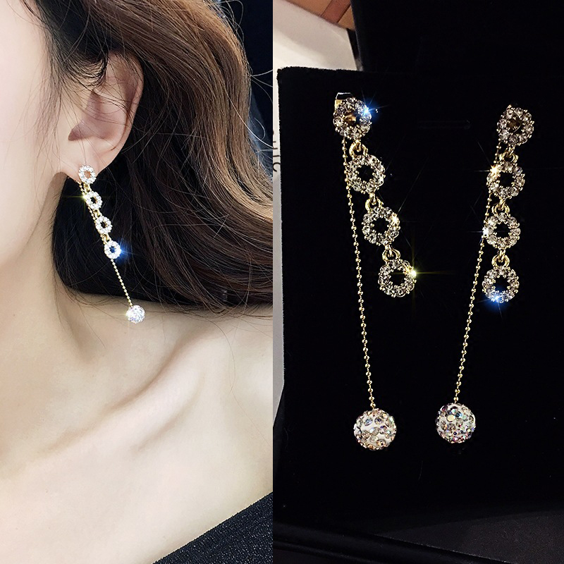 Bông tai nữ dáng dài vòng tròn quả cầu đính đá