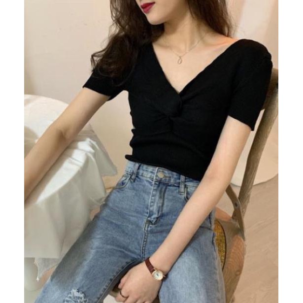 Áo soắn ngực tay cộc