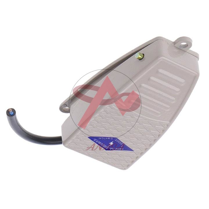 Công Tắc Bàn Đạp Chân EKW 220VAC 5A