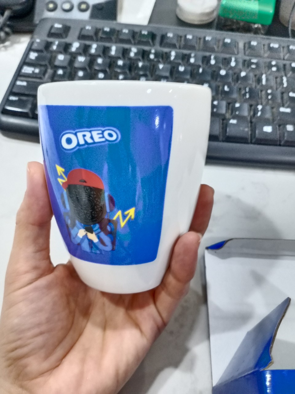 Ly sứ Dong Hwa (hàng khuyến mãi của Oreo)