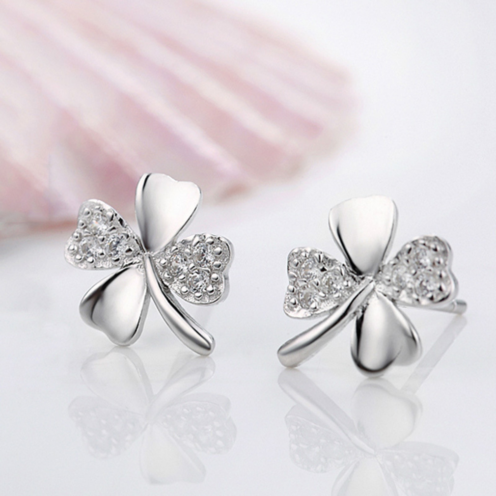 Bông tai nữ cỏ bốn lá may mắn