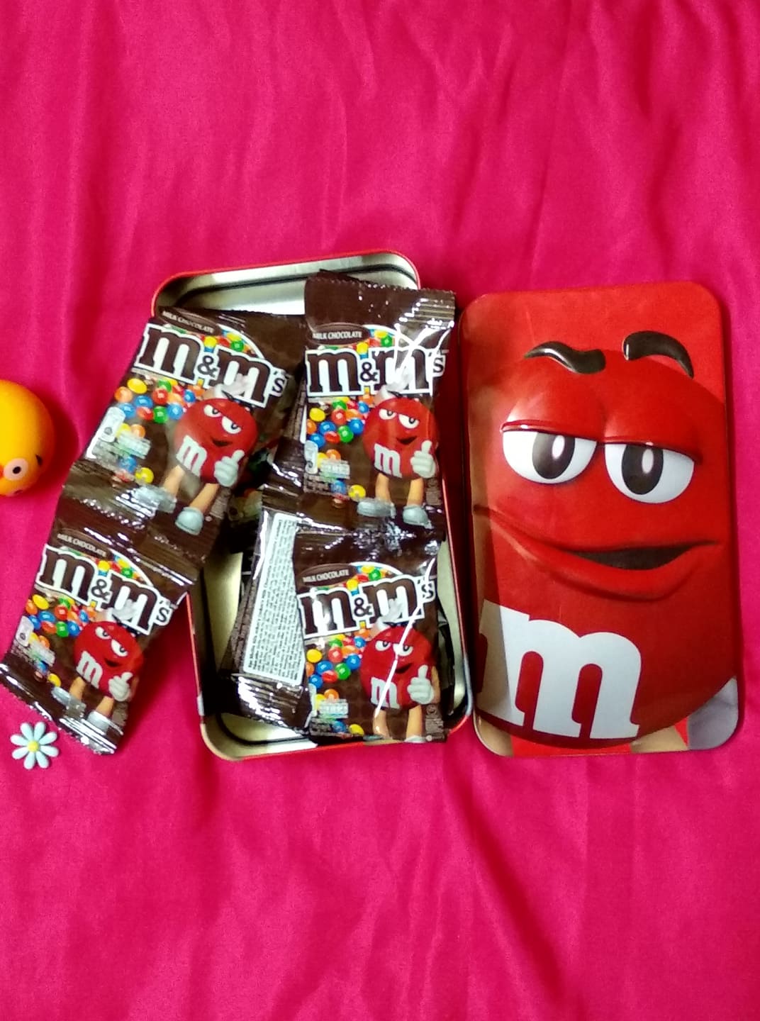 Kẹo socola sữa Tết M&M 145g (hộp thiếc)