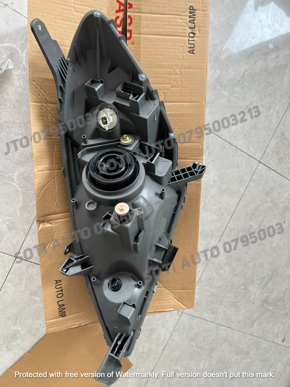 Đèn pha Toyota Innova(06-11)