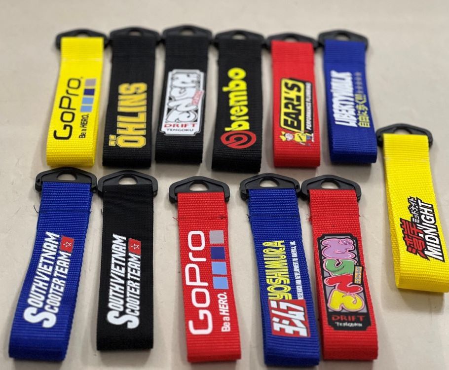 Dây Móc Kéo Trang Trí In chữ Nhiều mẫu hình cho xe máy xe hơi yên xe máy...Shop Giao Mẫu Ngẫu Nhiên Nha