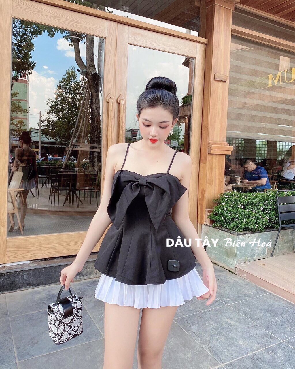 [HCM]Áo hai dây đính nơ ngực eo xòe