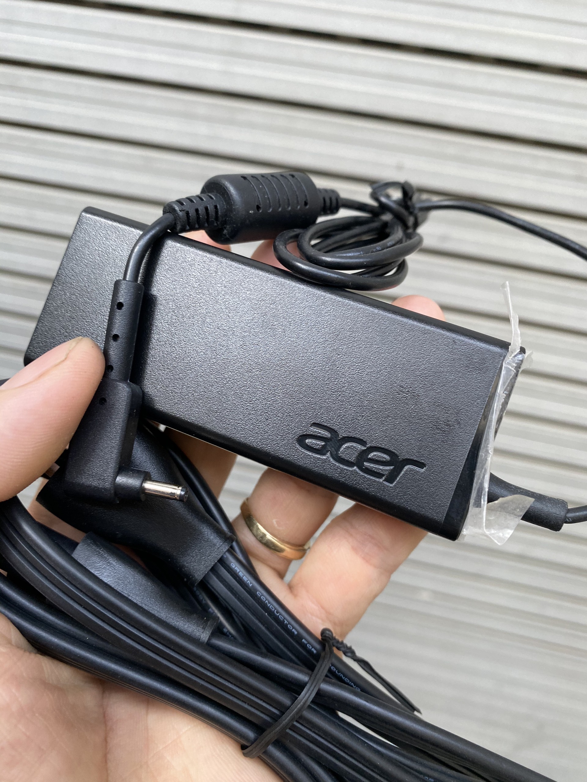 Sạc cho Laptop Acer Swift 3 SF315-51 SF315-51G 19.5v-2.37A bản gốc zin tháo máy