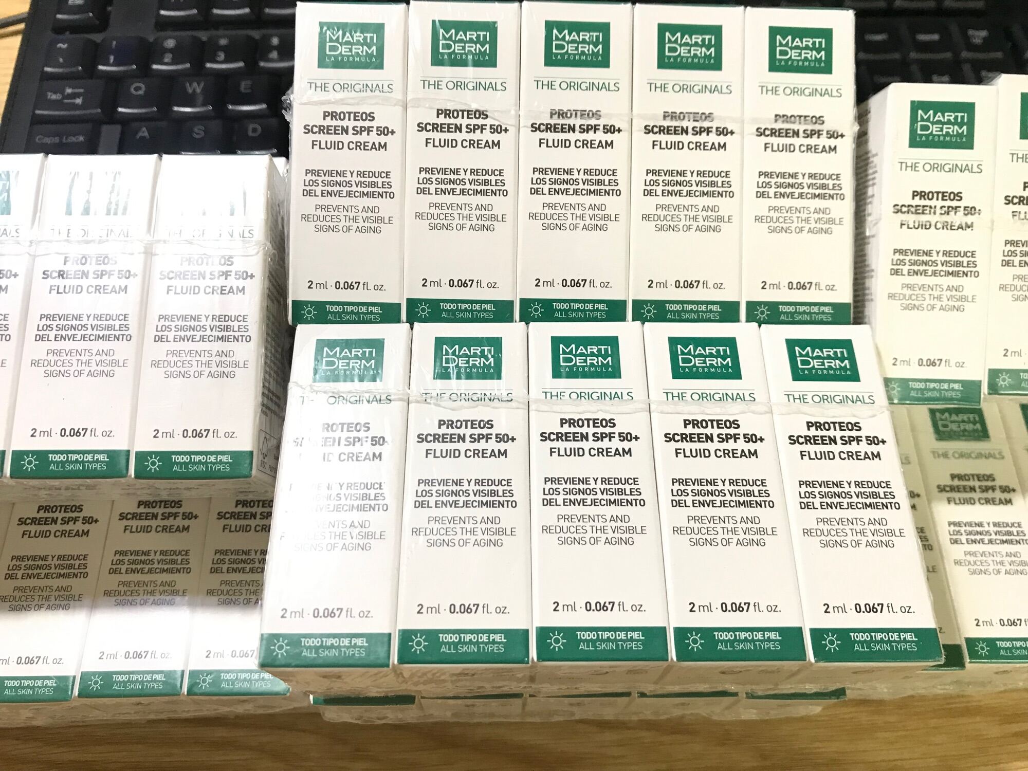 Kem chống nắng phổ rộng Marti derm mini 2ml