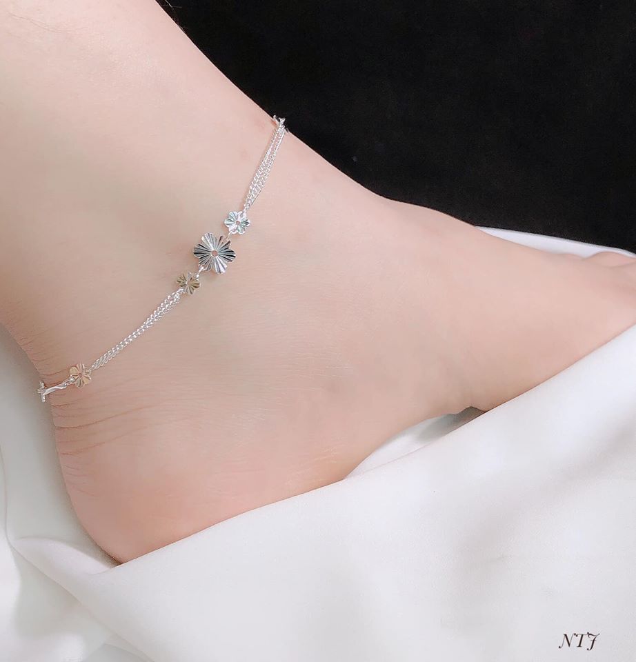 Lắc chân bạc thật cho nữ diện mùa hè