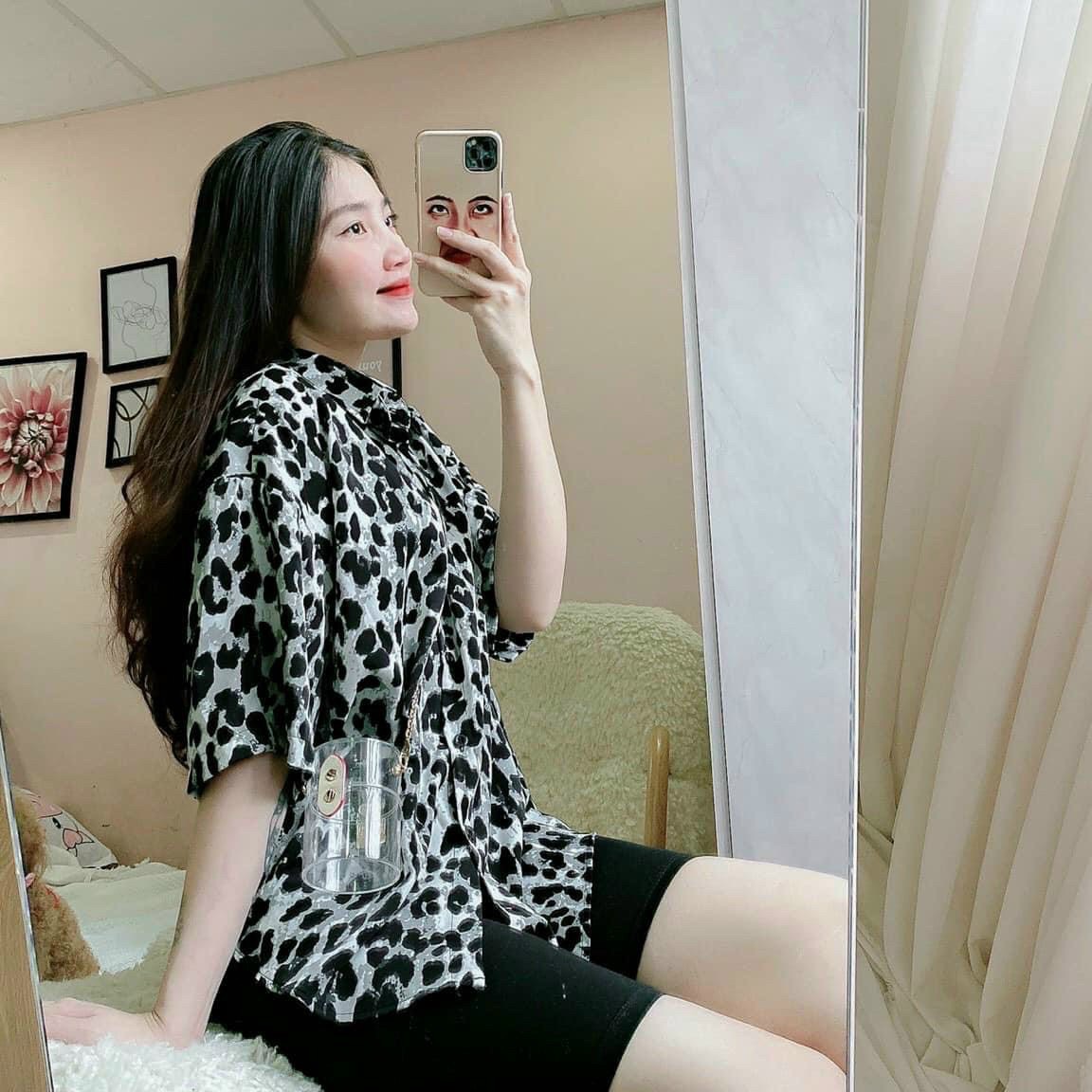 Sét bộ áo sơ mi da beo form rộng phối quần ngố body trơn cực hot ( ảnh thật )