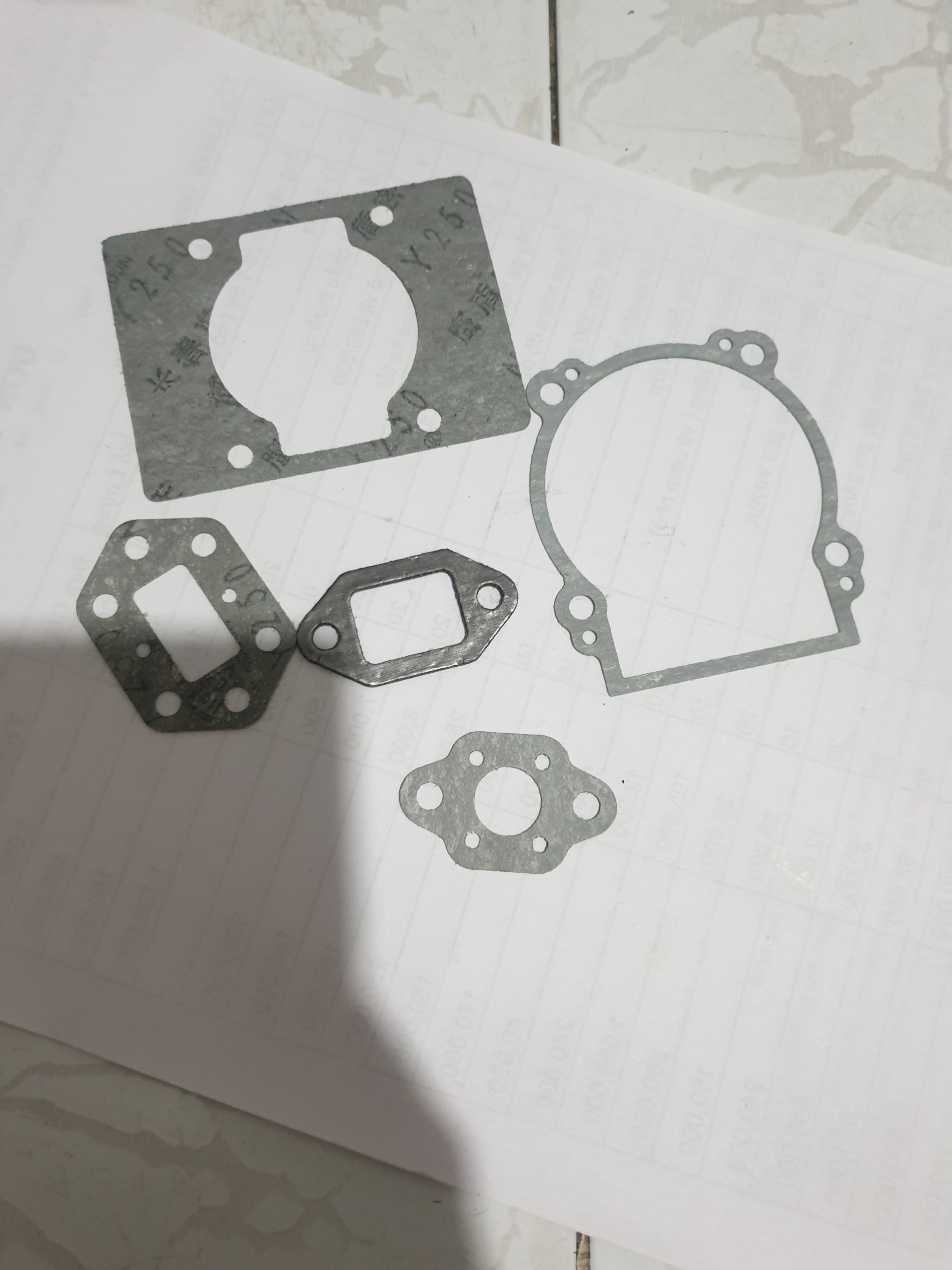 ( 2 BỘ) BỘ RON ( ZOĂNG) MÁY CẮT CỎ 2 THÌ 143 HUQ. 5 CHI TIẾT