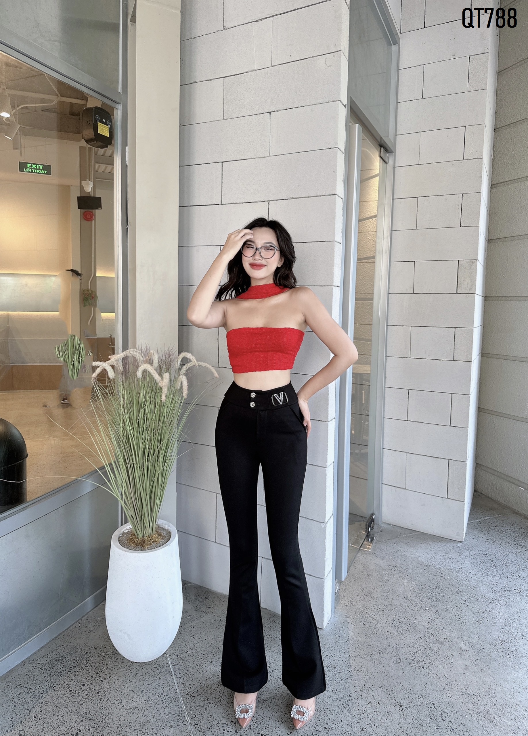Quần tây nữ 2 nút gắn tag chữ V chất lụa thun co giãn QT788