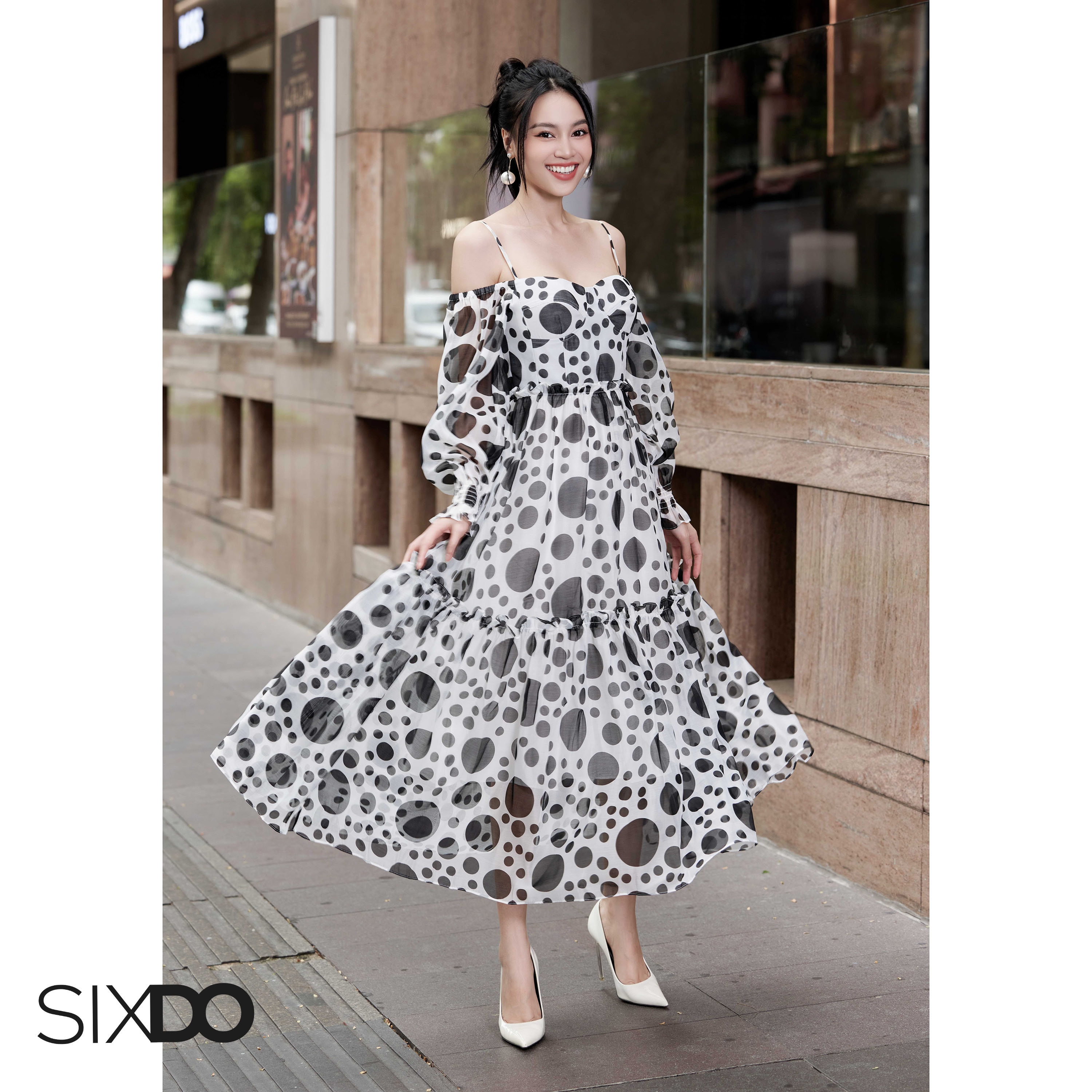 Đầm chấm bi trễ vai dài tay SIXDO