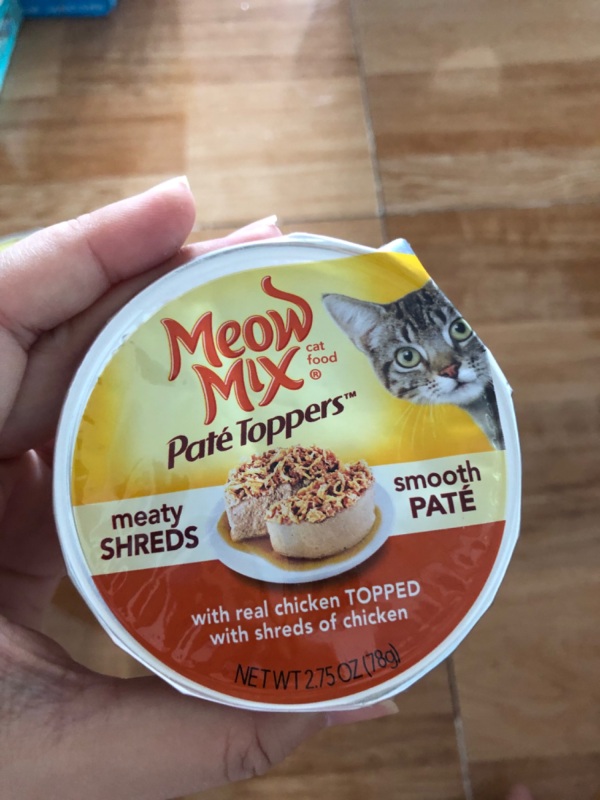 Meow Mix Paté Toppers With Real Chicken Topped With Shreds of Chicken