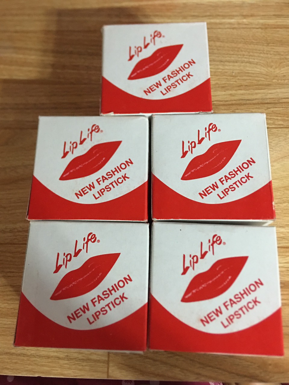 Son gió lì Thái Lan Lip Life 60K /12 THỎI