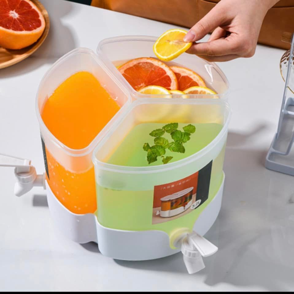 Bình đựng nước để tủ lạnh 3 ngăn có vòi 5,2 lít có giá đỡ - hình tròn
