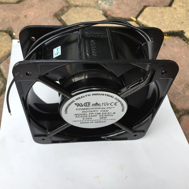 Quạt thông gió 15cmx15cm