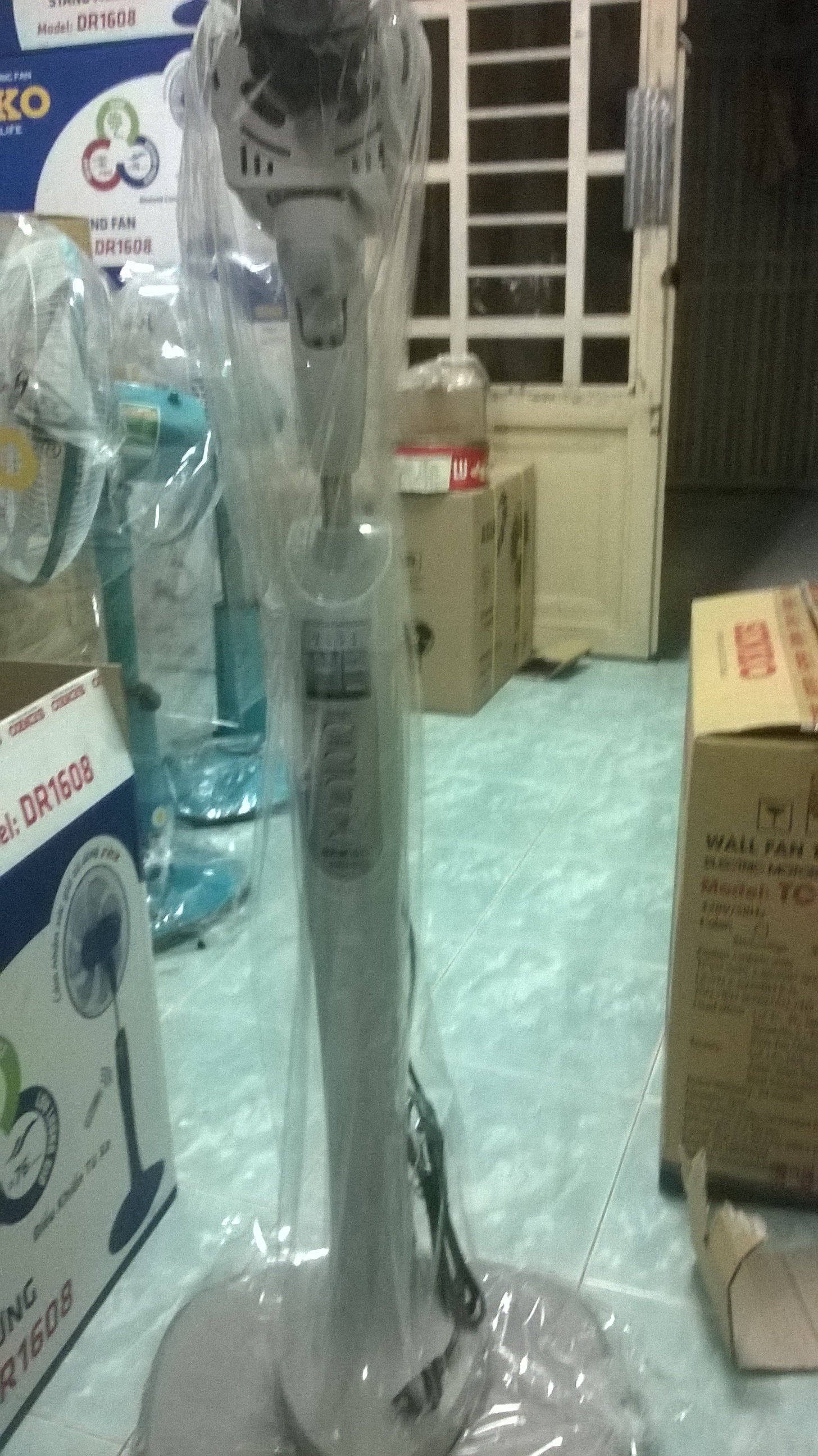 [HCM]QUẠT ĐỨNG REMOTE SENKO DR1608