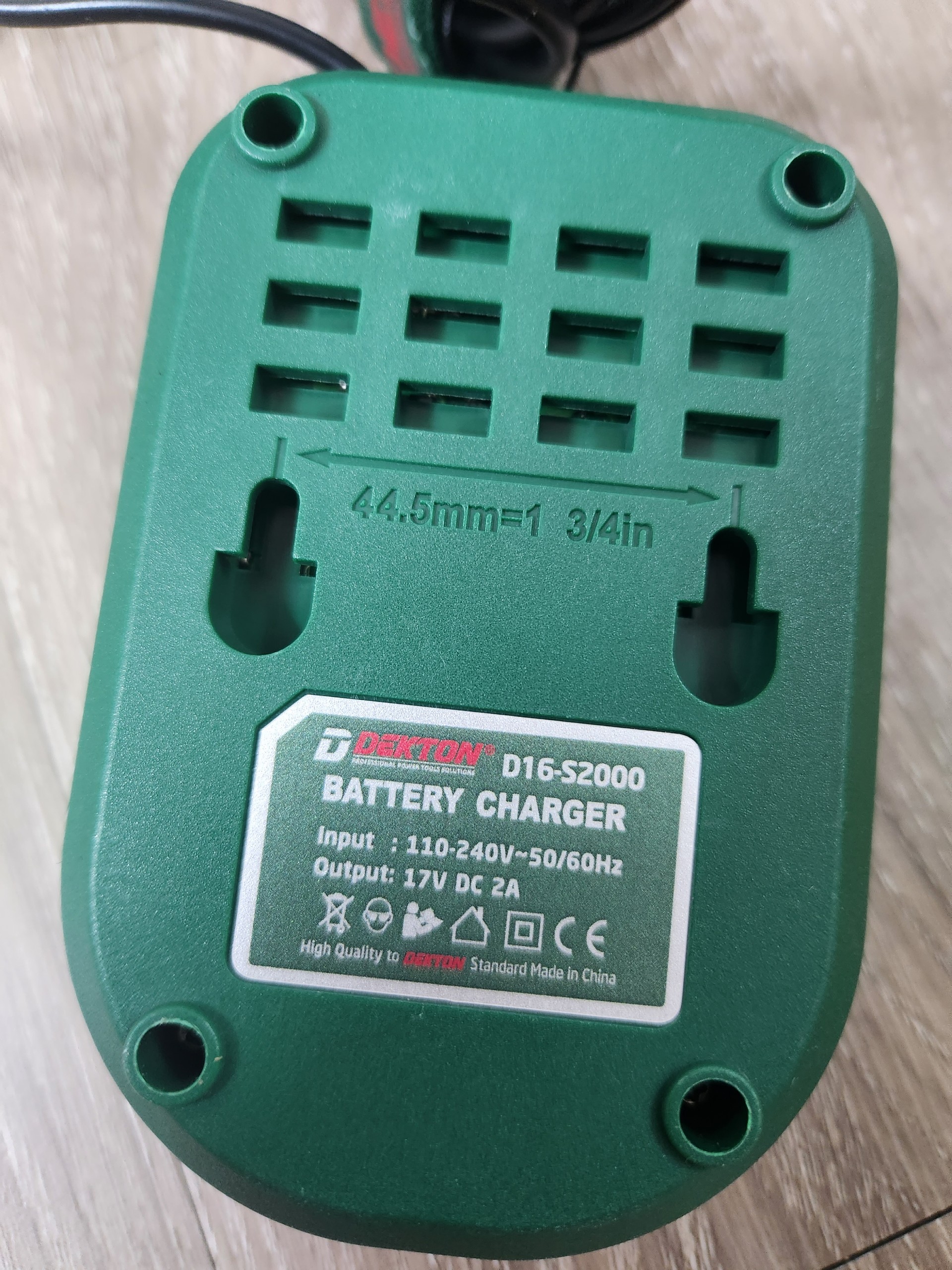 Sạc Dekton D16-S2000