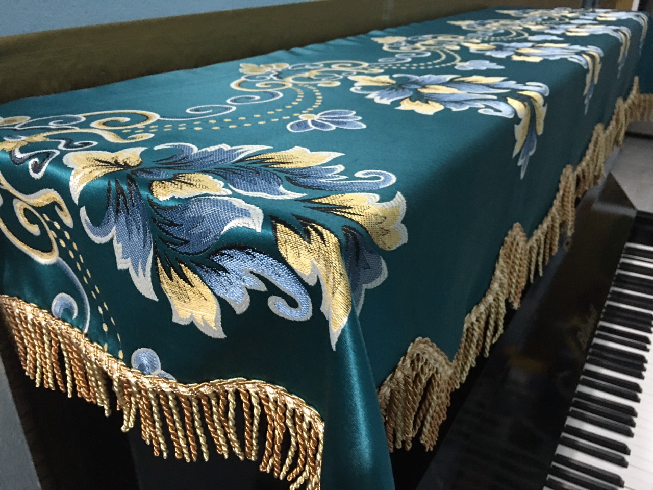 [HCM]KHĂN PHỦ ĐÀN PIANO CƠ GẤM THÊU - 310L