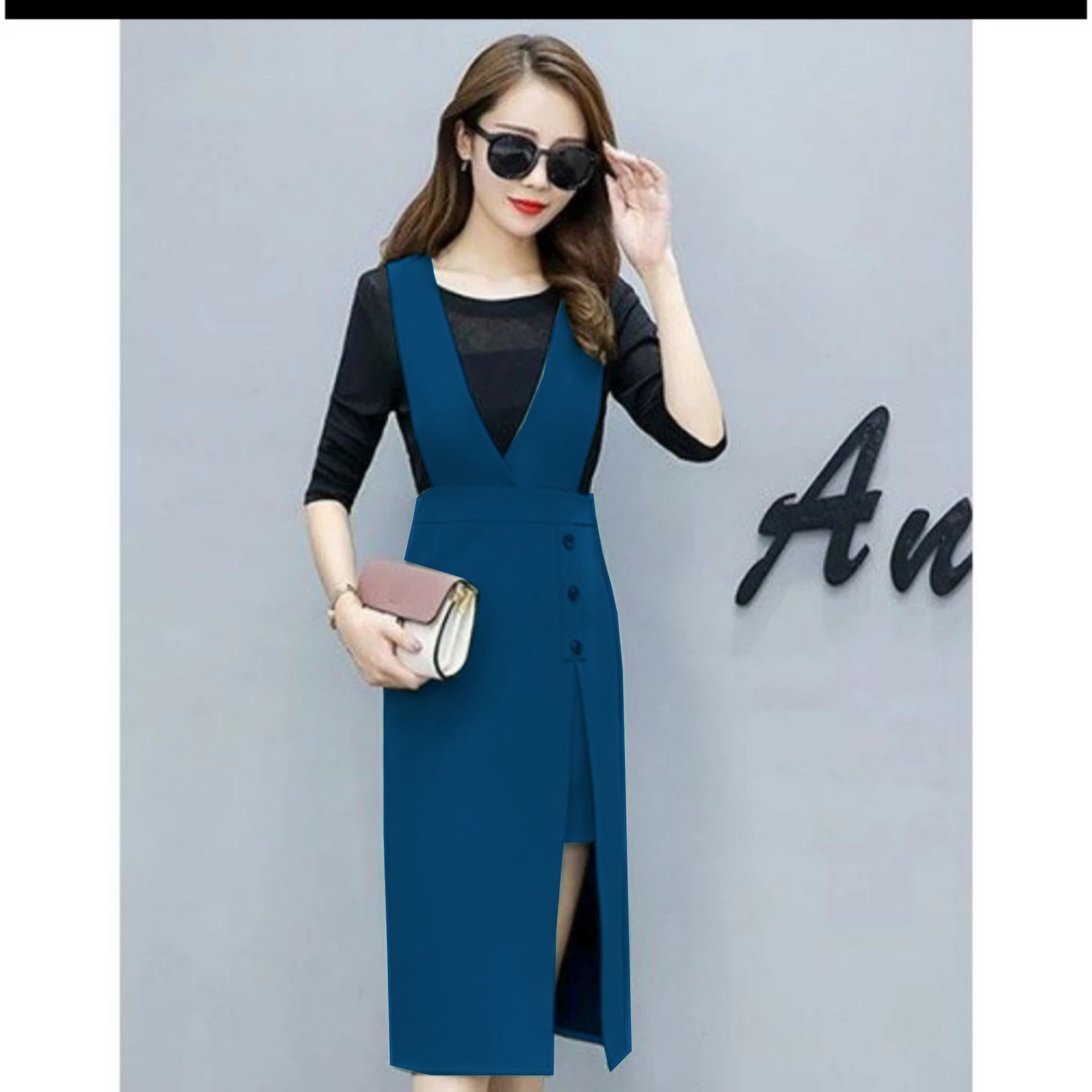 Yếm Xẻ Tà Phối Nút Fashion