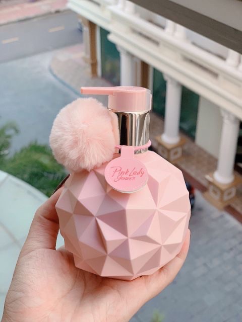 [HCM]{ 100% chính hãng } SỬA TẮM XÔNG TRẮNG HƯƠNG NƯỚC HOA PINKY LADY Camlinhshop