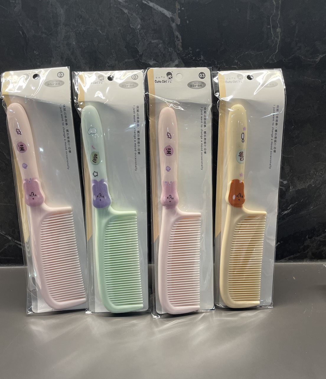 Lược chải tóc nhiều màu hoạt hình đáng yêu