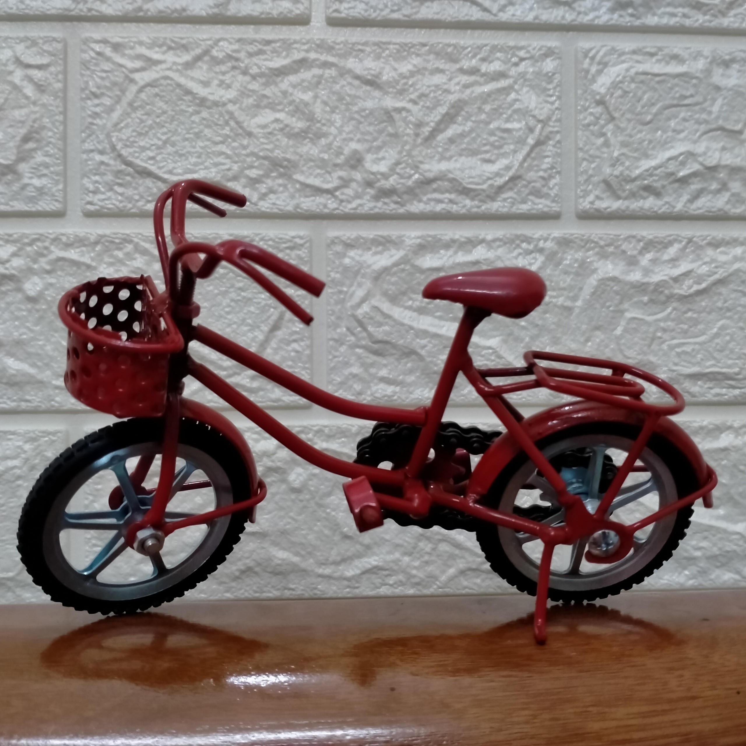 Mô hình xe đạp sắt ( màu đỏ , size nhỏ )