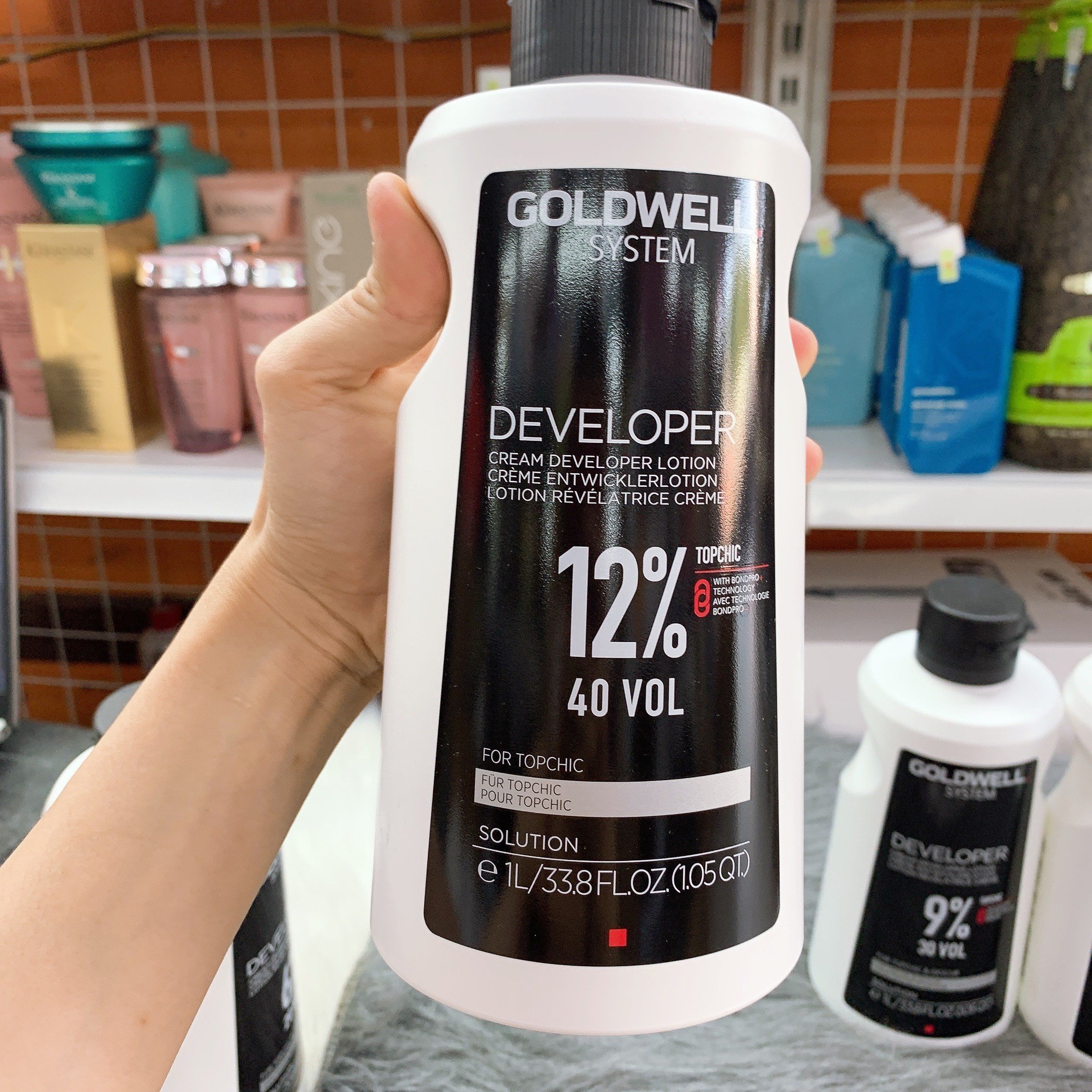 Dung môi pha màu nhuộm. OXY GOLDWELL 1000ML( hàng chính hãng )