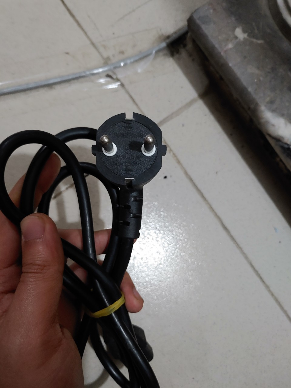 Dây nguồn cũ máy tính nhiều chiều dài