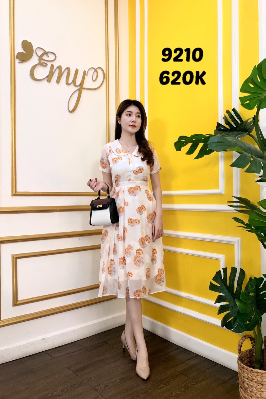 Đầm EMY EM9210 Xoè Hoa Phối Cổ Lá