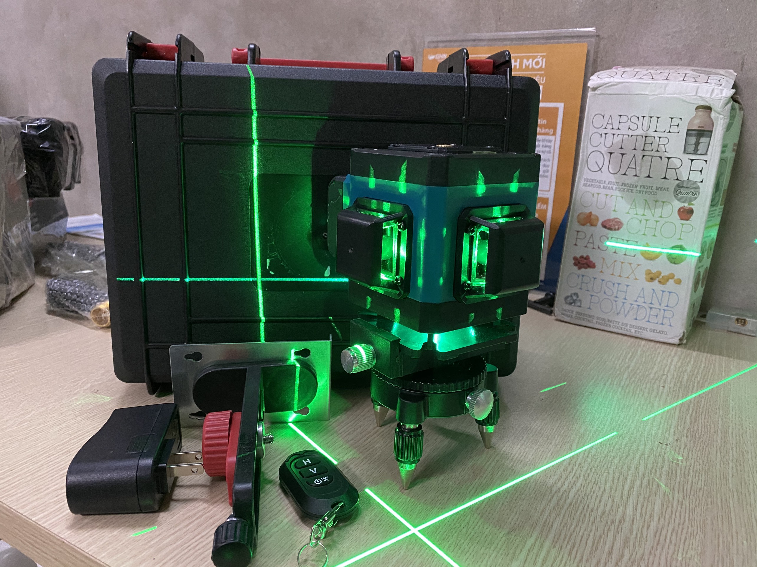 Máy laser 12 tia xanh Makita