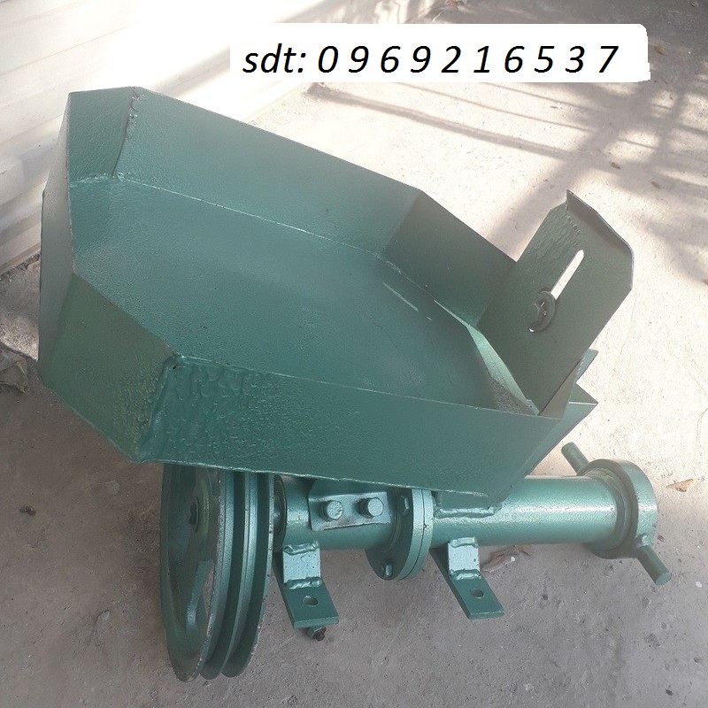 Máy ép cám viên trục ngang chưa có motor 0969216537 tặng 3 sang