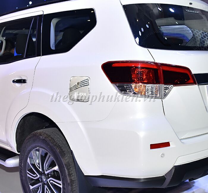 Ốp nắp bình xăng Nissan Terra mạ Crom