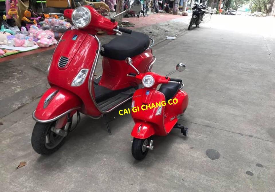 XE MÁY ĐIỆN TRẺ EM VESPA BÌNH TO 12V SIÊU ĐẸP