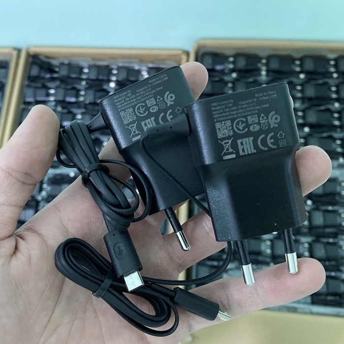 Củ sạc liền dây dùng cho các dòng máy chân Androi/Micro