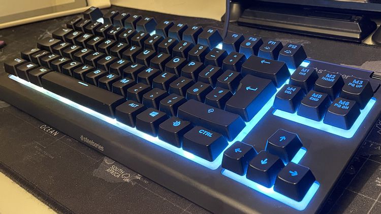 Bàn phím Steelseries Apex 3 TKL RGB chống nước