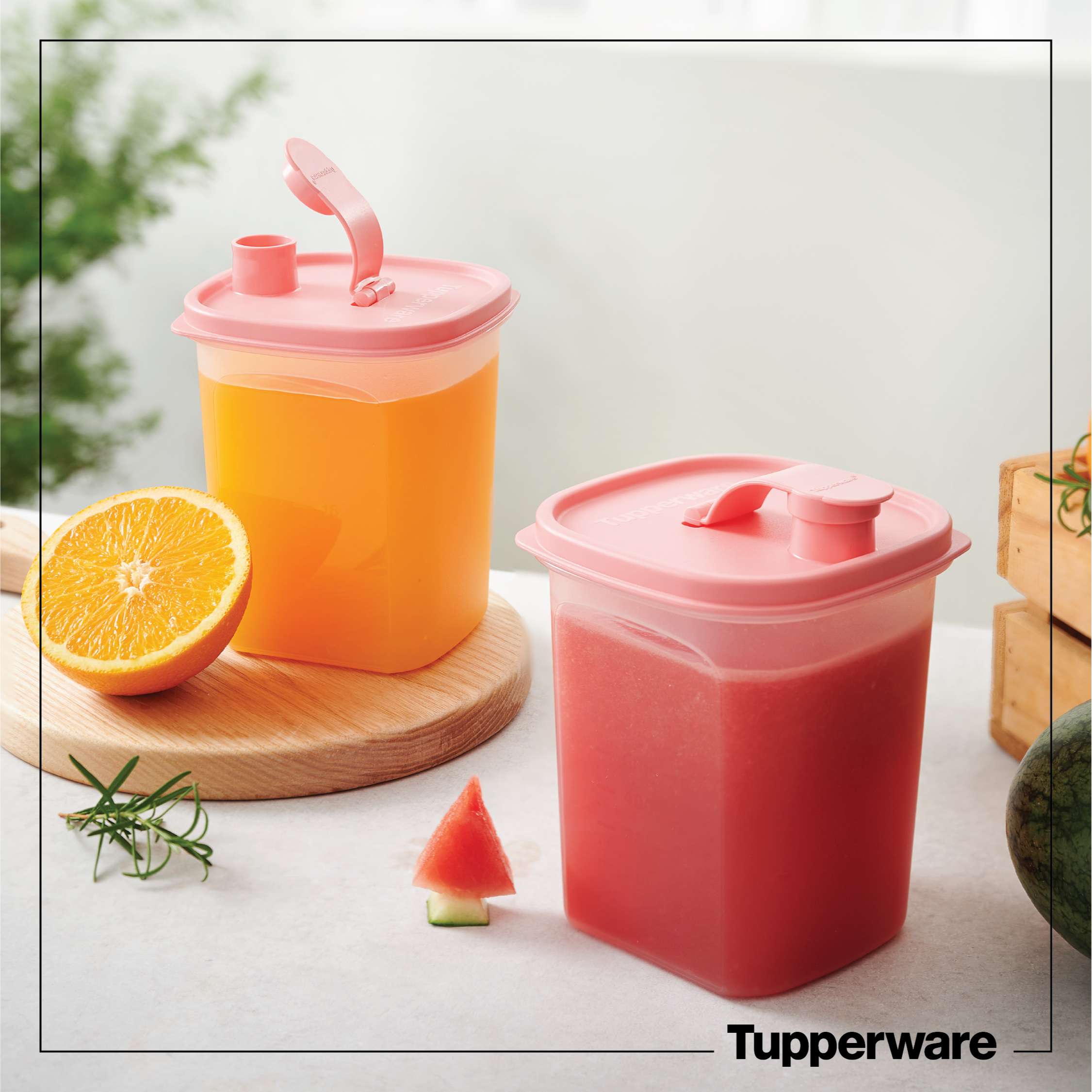 Bộ đôi bình nước Tupperware Slim Line Pitcher (set 2)