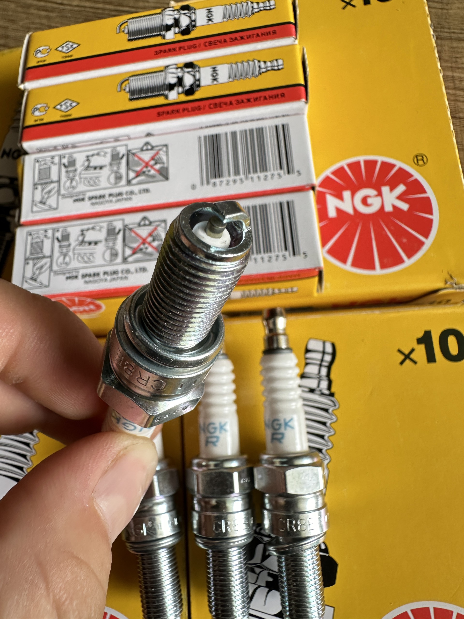 BỘ 4 BUGI ĐÁNH LỬA DONGBEN X30 / T30 LOẠI XỊN