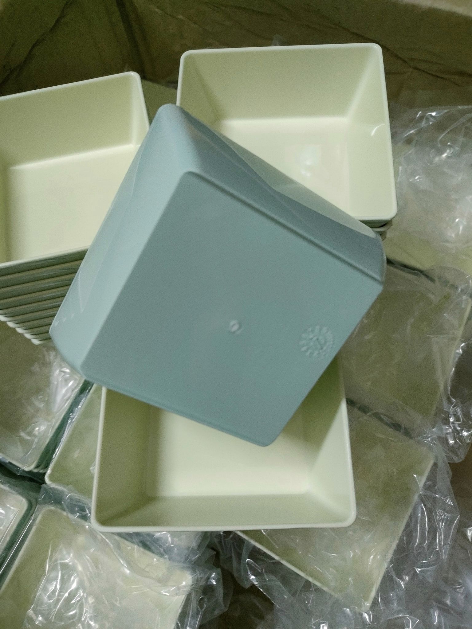 Set 10 bát nhựa phíp vuông (màu xanh mint)