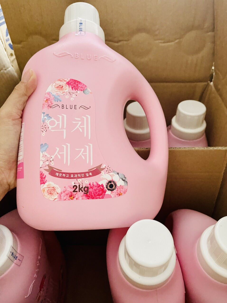 Nước giặt blue Hàn quốc chai 2kg