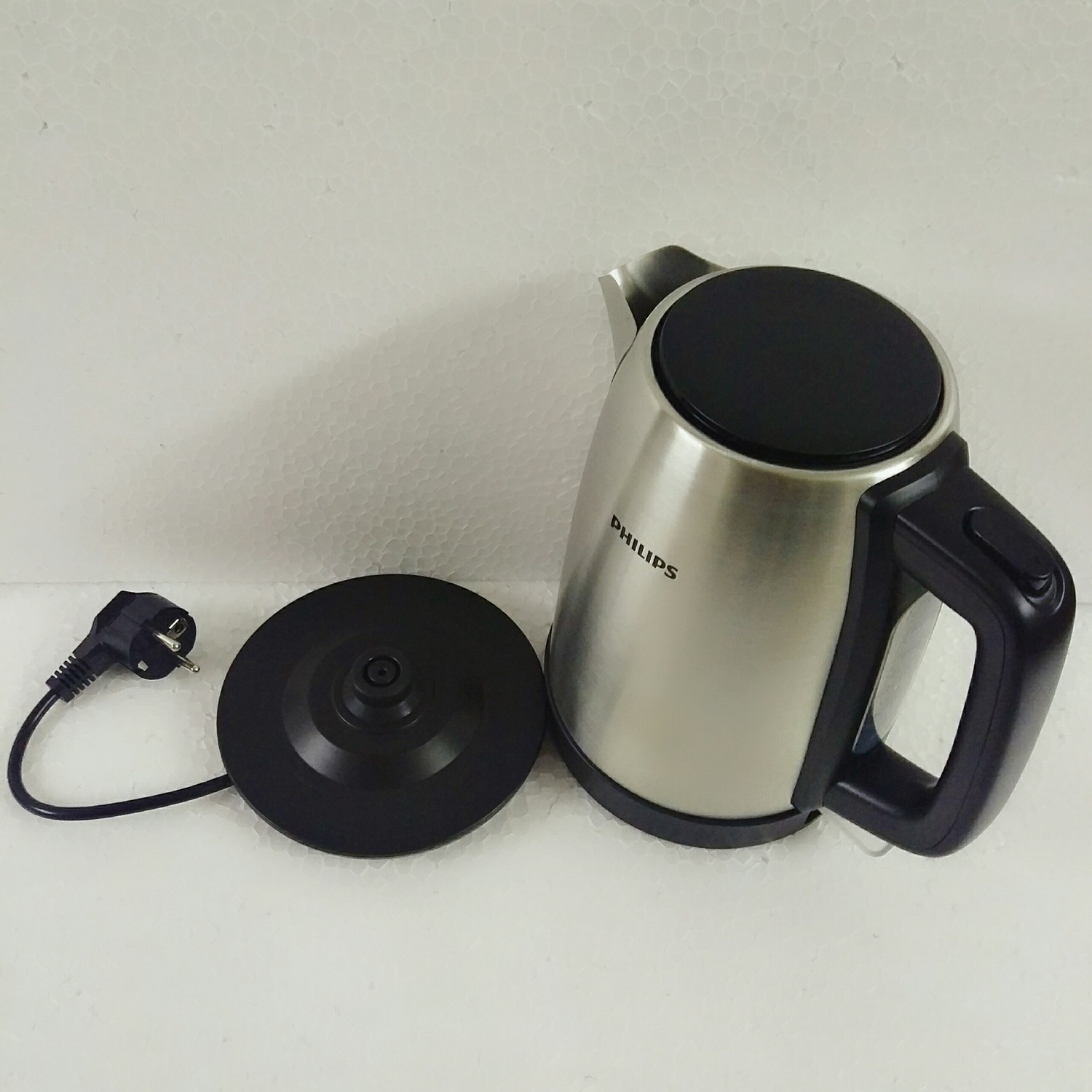Ấm đun nước siêu tốc Philips HD9350/90